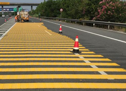 蘇州道路劃線廠家解讀振蕩標線與道路標線的區(qū)別在哪？